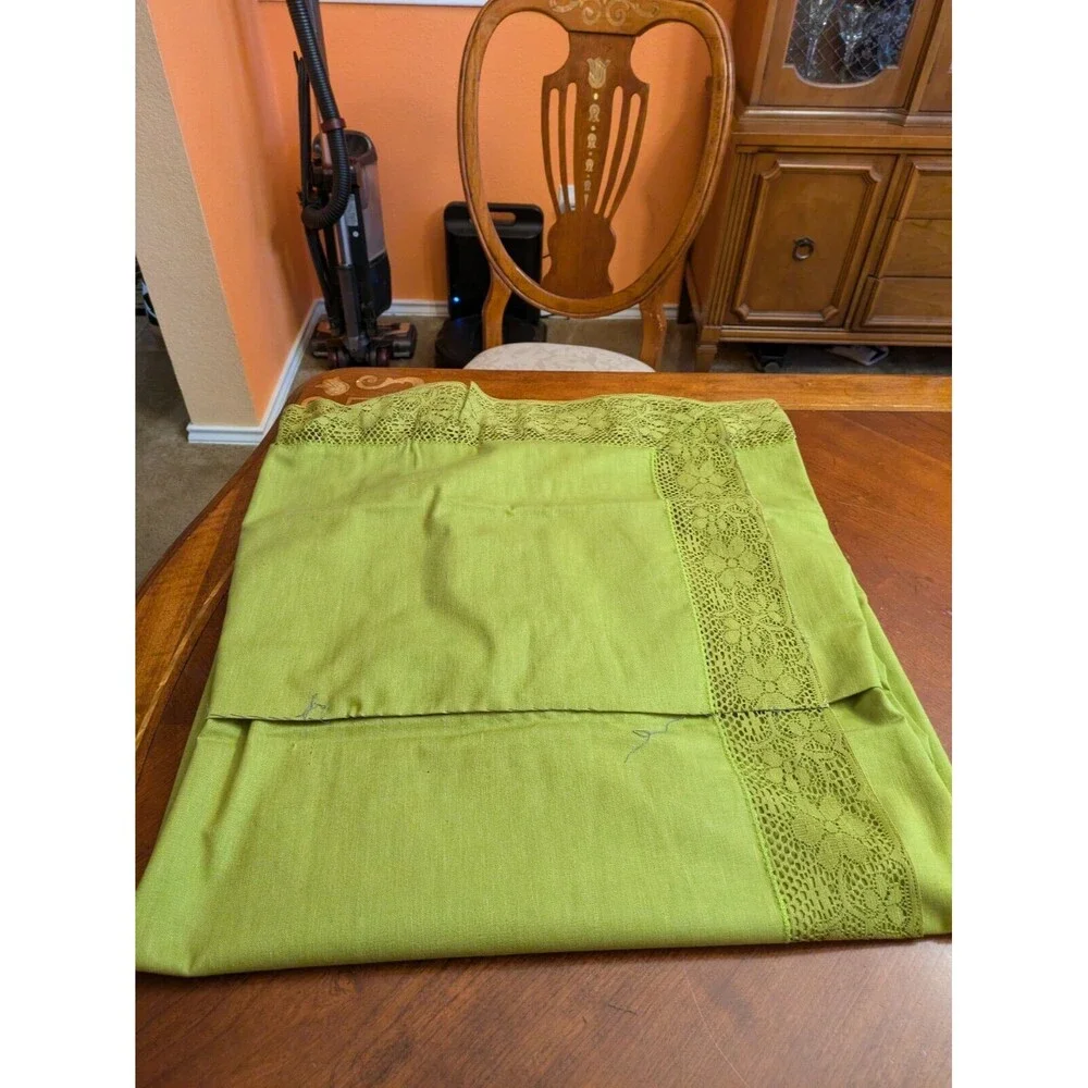 Lime Green Tablecloth Lace Edge 63